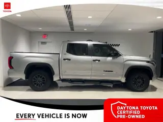 Toyota Tundra 2024 4x4 SR5 4dr CrewMax Cab Camioneta SB