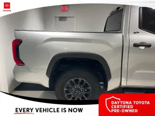 Toyota Tundra 2024 4x4 SR5 4dr CrewMax Cab Camioneta SB