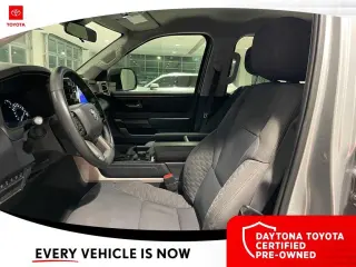 Toyota Tundra 2024 4x4 SR5 4dr CrewMax Cab Camioneta SB