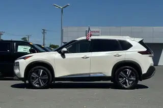 Nissan Rogue 2023 Platino 4dr Crossover