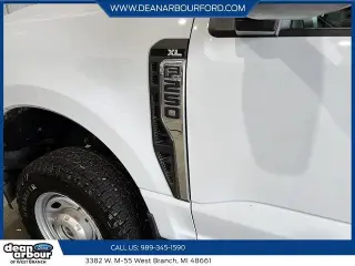 Ford F-250 Super Duty 2023 4x4 XL 2dr Cabina Regular Camioneta de 8 ft. LB