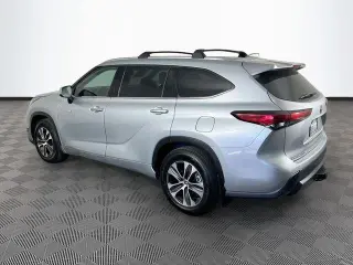Toyota Highlander Hybrid 2021 AWD XLE 4dr SUV
