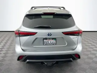 Toyota Highlander Hybrid 2021 AWD XLE 4dr SUV