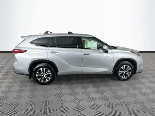 Toyota Highlander Hybrid 2021 AWD XLE 4dr SUV