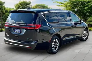 Minivan Chrysler Pacifica Plug-In Hybrid 2023 Touring L 4 puertas