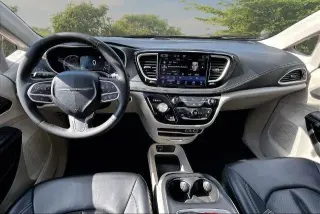 Minivan Chrysler Pacifica Plug-In Hybrid 2023 Touring L 4 puertas