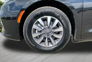 Minivan Chrysler Pacifica Plug-In Hybrid 2023 Touring L 4 puertas