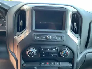 Chevrolet Silverado 2500HD 2023 4x4 Custom 4dr Crew Cab SB