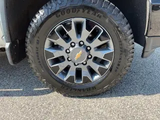Chevrolet Silverado 2500HD 2023 4x4 Custom 4dr Crew Cab SB