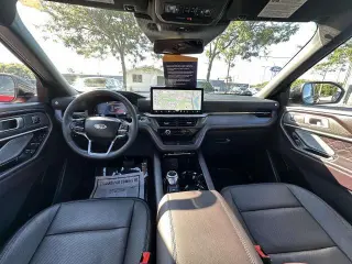 Ford Explorer 2025 AWD Platinum 4dr SUV
