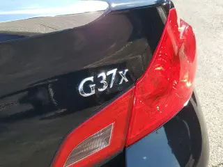 INFINITI G37 Sedán 2014 tracción integral x 4 puertas