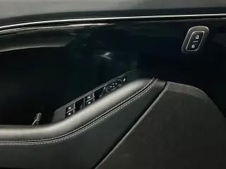 Ford Mustang Mach-E 2023 Select SUV de 4 puertas