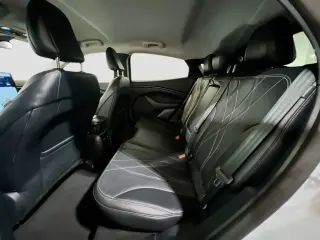 Ford Mustang Mach-E 2023 Select SUV de 4 puertas