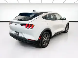 Ford Mustang Mach-E 2023 Select SUV de 4 puertas