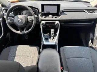Toyota RAV4 2025 AWD XLE 4dr SUV