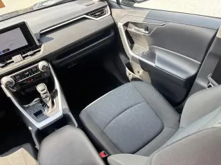 Toyota RAV4 2025 AWD XLE 4dr SUV