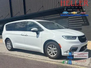 Chrysler Pacifica 2023, versión Touring L, furgoneta (minivan) de 4 puertas