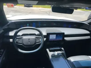 Lincoln Nautilus Premiere Híbrido 2024 AWD SUV de 4 puertas