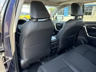 Toyota RAV4 2025 XLE Premium 4dr SUV