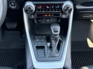 Toyota RAV4 2025 XLE Premium 4dr SUV