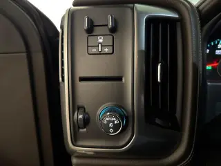 Chevrolet Silverado 1500 2017 4x2 LTZ 4dr Crew Cab 5.8 ft. SB