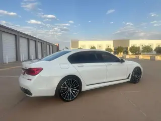 Serie 7 BMW 2019 750i Sedán 4 puertas