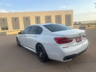 Serie 7 BMW 2019 750i Sedán 4 puertas