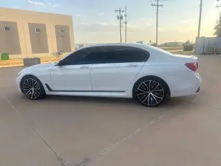 Serie 7 BMW 2019 750i Sedán 4 puertas