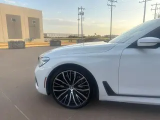 Serie 7 BMW 2019 750i Sedán 4 puertas