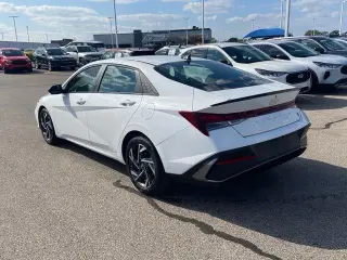 Hyundai ELANTRA 2025 SEL Sport 4dr Sedán