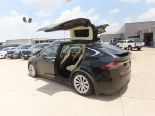 Tesla Model X 2017 AWD 75D 4dr SUV