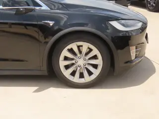 Tesla Model X 2017 AWD 75D 4dr SUV