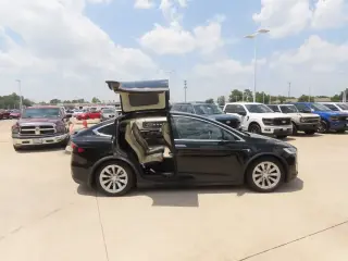 Tesla Model X 2017 AWD 75D 4dr SUV