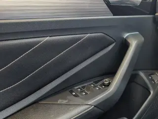Volkswagen Jetta 2023 SEL 4dr Sedán