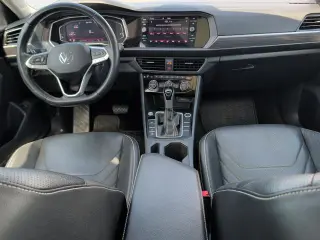 Volkswagen Jetta 2023 SEL 4dr Sedán