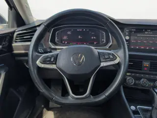 Volkswagen Jetta 2023 SEL 4dr Sedán