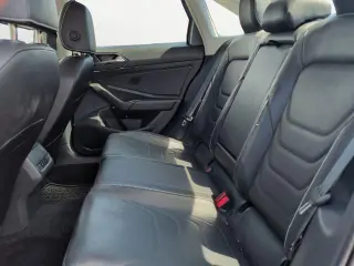 Volkswagen Jetta 2023 SEL 4dr Sedán