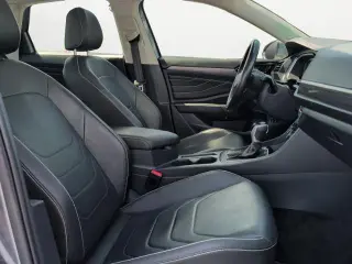 Volkswagen Jetta 2023 SEL 4dr Sedán