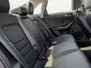 Volkswagen Jetta 2023 SEL 4dr Sedán