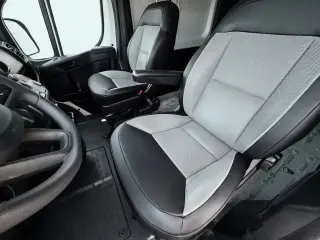 Ram ProMaster 2025 Tradesman 2500 159 WB 3dr High Roof Cargo Van sin Asiento de Pasajero