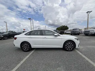 Volkswagen Jetta 2025 S 4dr Sedán