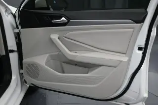 Volkswagen Jetta 2024 SE 4dr Sedán