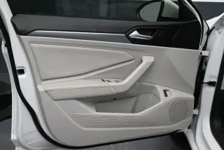 Volkswagen Jetta 2024 SE 4dr Sedán