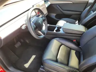 Tesla Model Y 2024 AWD Larga Autonomía 4dr Crossover