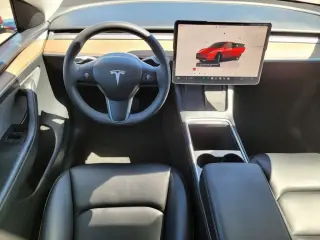 Tesla Model Y 2024 AWD Larga Autonomía 4dr Crossover