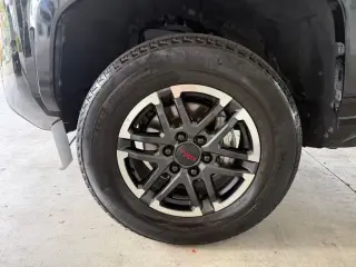 Toyota Tacoma 2024 4x2 SR5 4dr Double Cab 5.0 ft SB