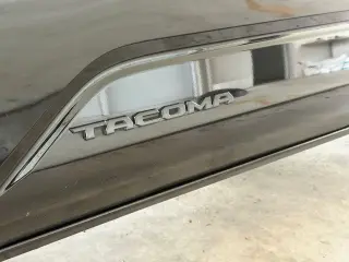 Toyota Tacoma 2024 4x2 SR5 4dr Double Cab 5.0 ft SB