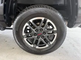 Toyota Tacoma 2024 4x2 SR5 4dr Double Cab 5.0 ft SB