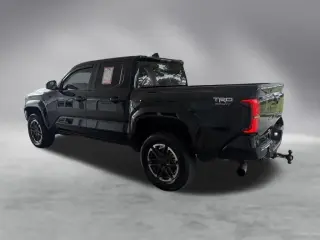 Toyota Tacoma 2024 4x2 SR5 4dr Double Cab 5.0 ft SB