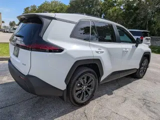 Toyota RAV4 2026 XLE Premium 4 SUV